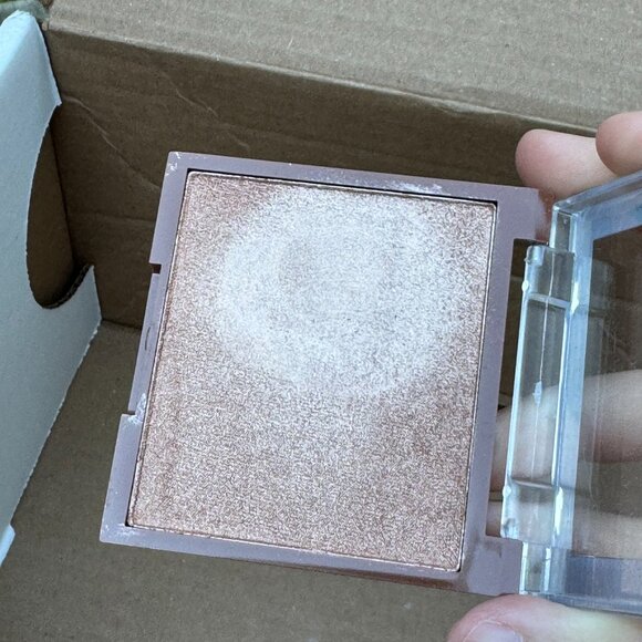 Steve Laurant Beauty Jelly Highlighter in Prosecco Please - Picture 6 of 9